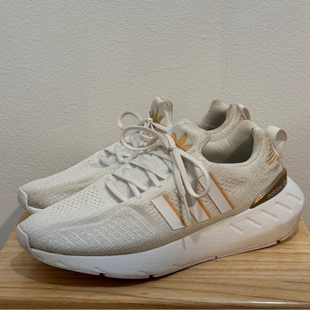 COPY - Adidas Women’s Swift Run 22 - White and Gold - Size 7